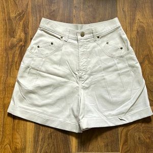 Vintage-fit High Waisted Bermuda Shorts